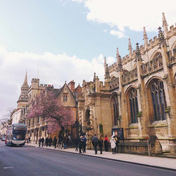 Same-day Courier Oxford